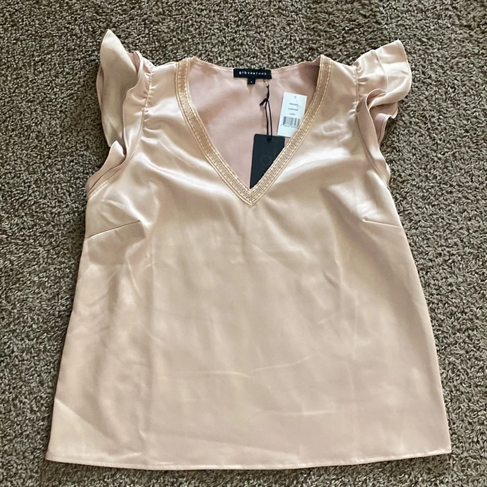 Gibsonlook festive flutter sleeve v-neck top - Picture 3 of 4